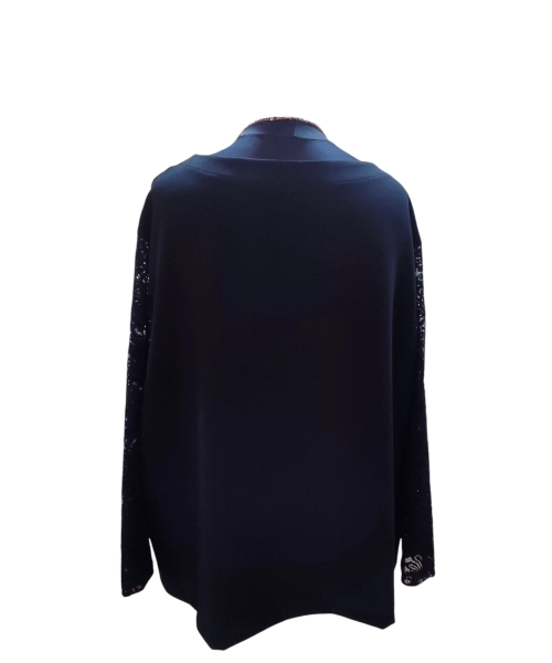 Elegancka czarna bluzka z koronkowym rękawem - Maxi rozmiar